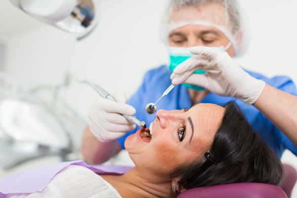 The Benefits Of Dentures After Tooth Extraction